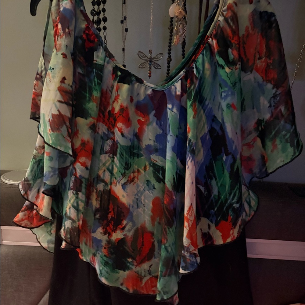 Floral Chiffon Blouse 2/20$❤️